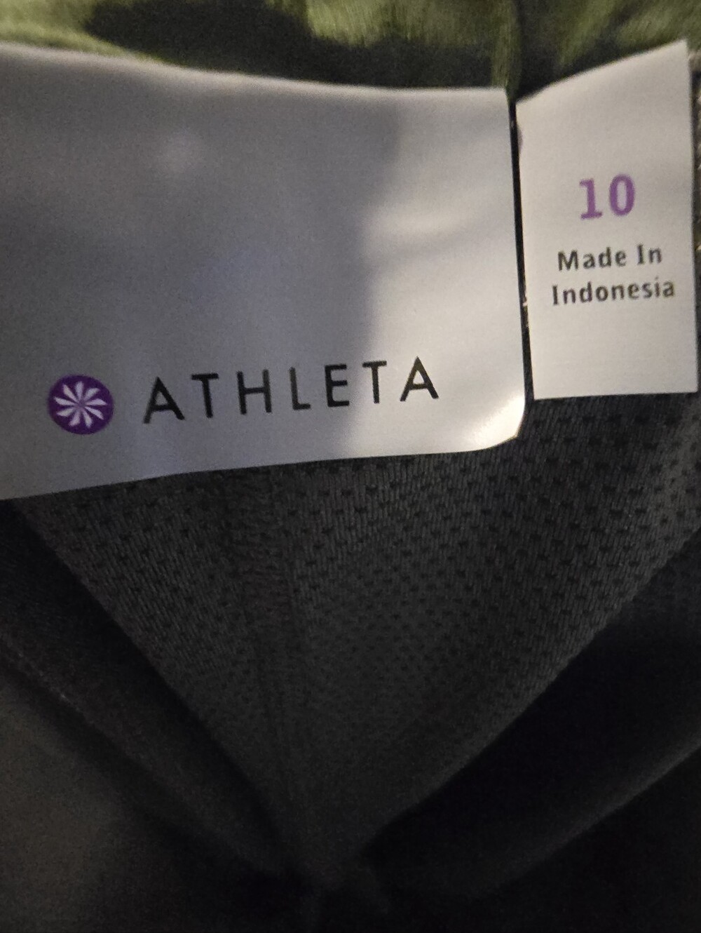 Athleta Chelsea cargo skort in olive green. - Picture 3 of 4